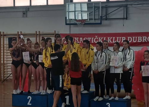Fotografija 3 - Gimnastičarke Dišpeta uspješne na natjecanju u Dubrovniku