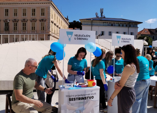 Fotografija 6 - Studij sestrinstva u Šibeniku slavi drugi rođendan: Mjerio se tlak i šećer, vježbala se prva pomoć