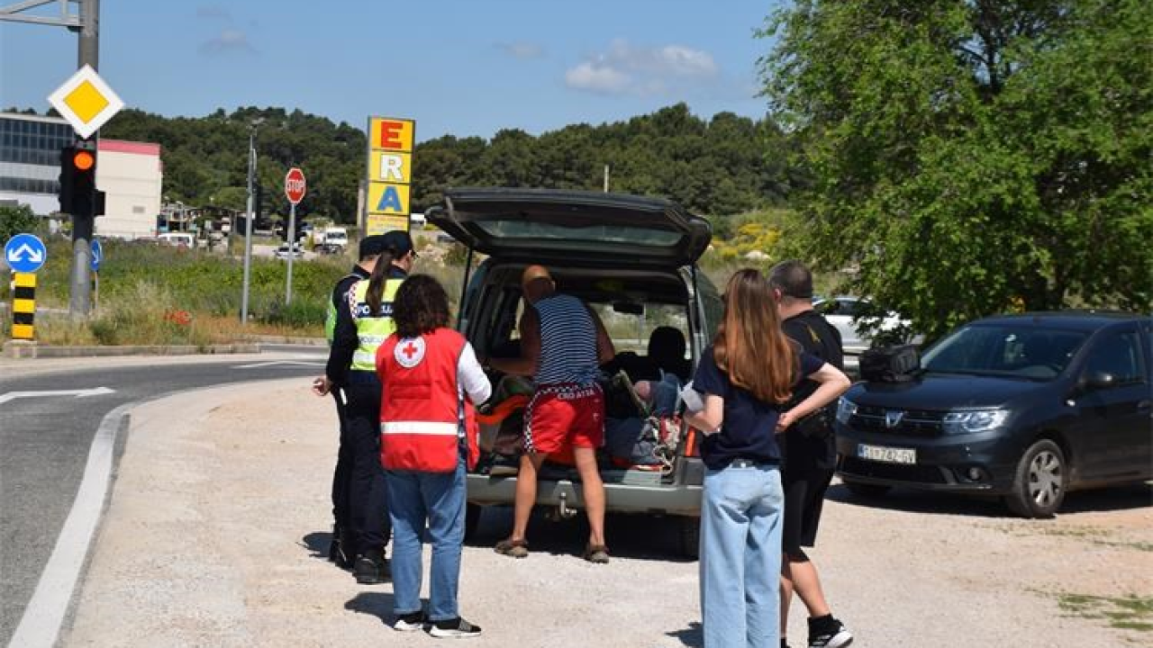 Održana akcija '5 do 12': Policija dijelila kutije prve pomoći i nagradila uzorne vozače