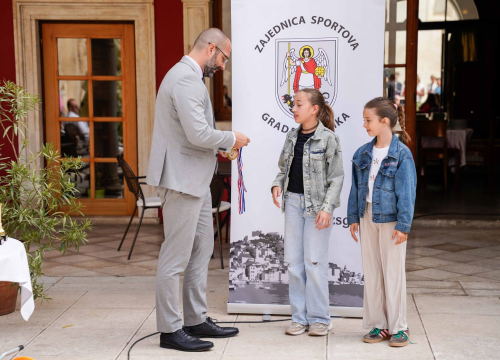 Fotografija 17 - Mladi šibenski sportaši dobili priznanja i nagrade za uspjehe na nedavnim natjecanjima