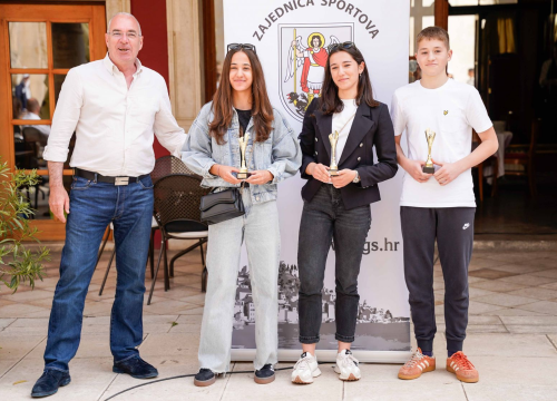 Fotografija 20 - Mladi šibenski sportaši dobili priznanja i nagrade za uspjehe na nedavnim natjecanjima