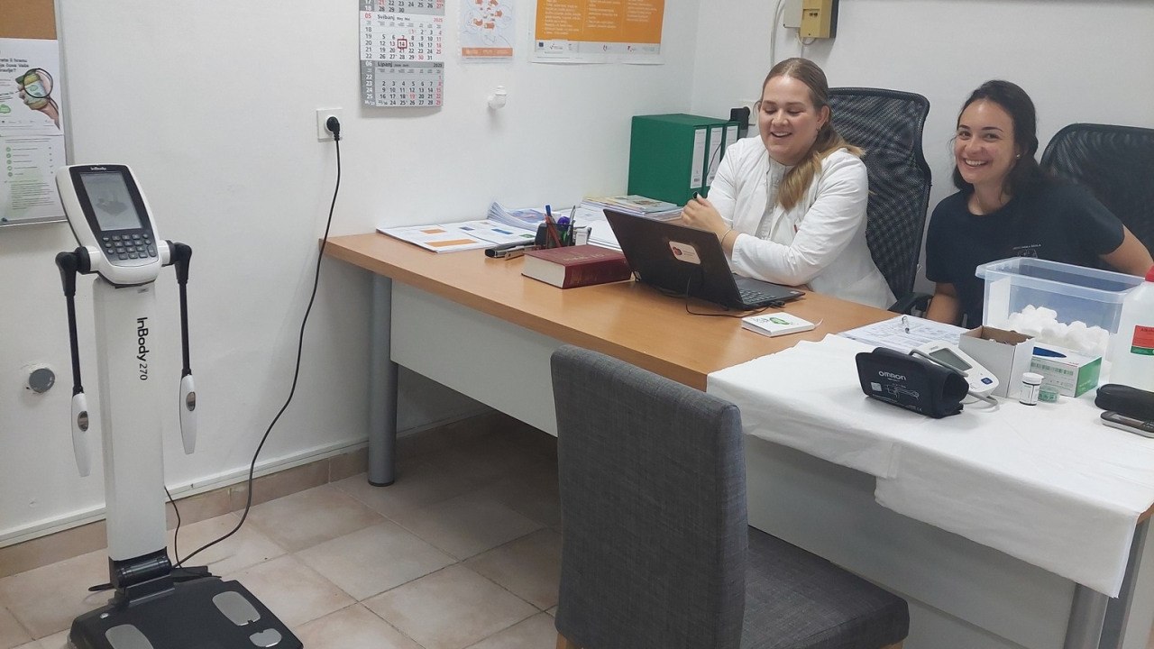 Učenice Medicinske škole sudjelovale u obilježavanju Hrvatskog dana šećerne bolest