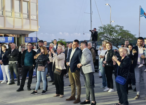 Fotografija 15 - HDZ Šibensko-kninske županije proslavio 35. obljetnicu: Finale slavlja uz šibenski koncert 'Četiri Tenora'