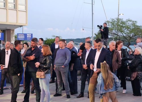 Fotografija 16 - HDZ Šibensko-kninske županije proslavio 35. obljetnicu: Finale slavlja uz šibenski koncert 'Četiri Tenora'