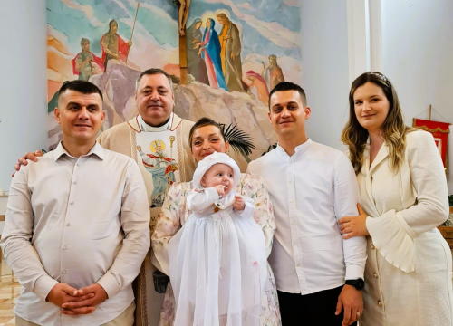 Fotografija 10 - U Kistanjama krštena Katarina, deveto dijete obitelji Antić: 'Budite hrabri svjedoci Božje ljubavi'
