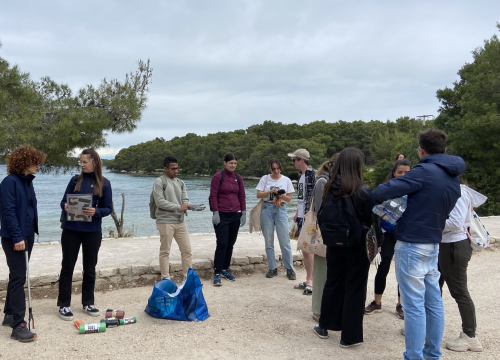Fotografija 6 - Održana akcija čišćenja obale u Kanalu sv. Ante: Uklonjena značajna količina otpada