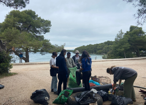 Fotografija 5 - Održana akcija čišćenja obale u Kanalu sv. Ante: Uklonjena značajna količina otpada