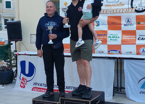 Fotografija 2 - FOTO Auto karting klub Rogoznica uzeo tri pojedinačne i jednu ekipnu medalju na 'Nagradi Grada Skradina'