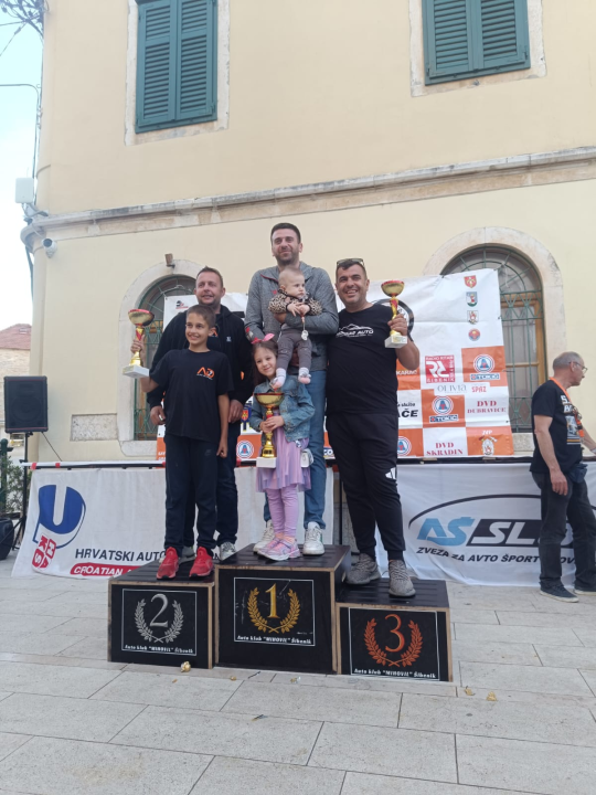 FOTO Auto karting klub Rogoznica uzeo tri pojedinačne i jednu ekipnu medalju na 'Nagradi Grada Skradina'
