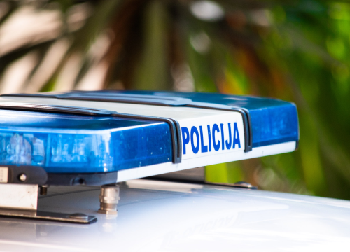 Nepostojeći radnik iz Murtera Slovaku (72) naplatio usluge korištenja marine. Policija ga traži