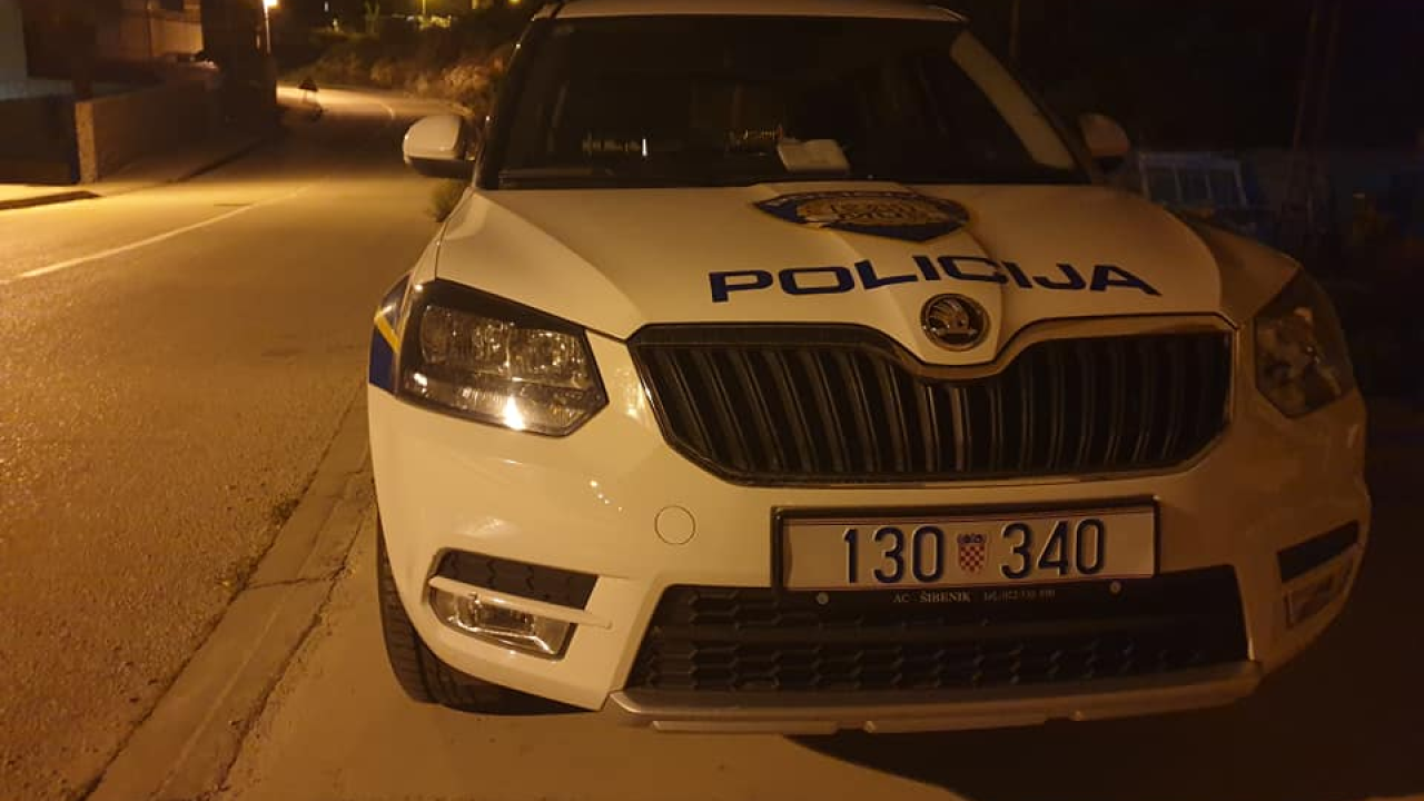 Vozač (25) odbio testiranje na drogu, a onda predao vrećicu s marihuanom