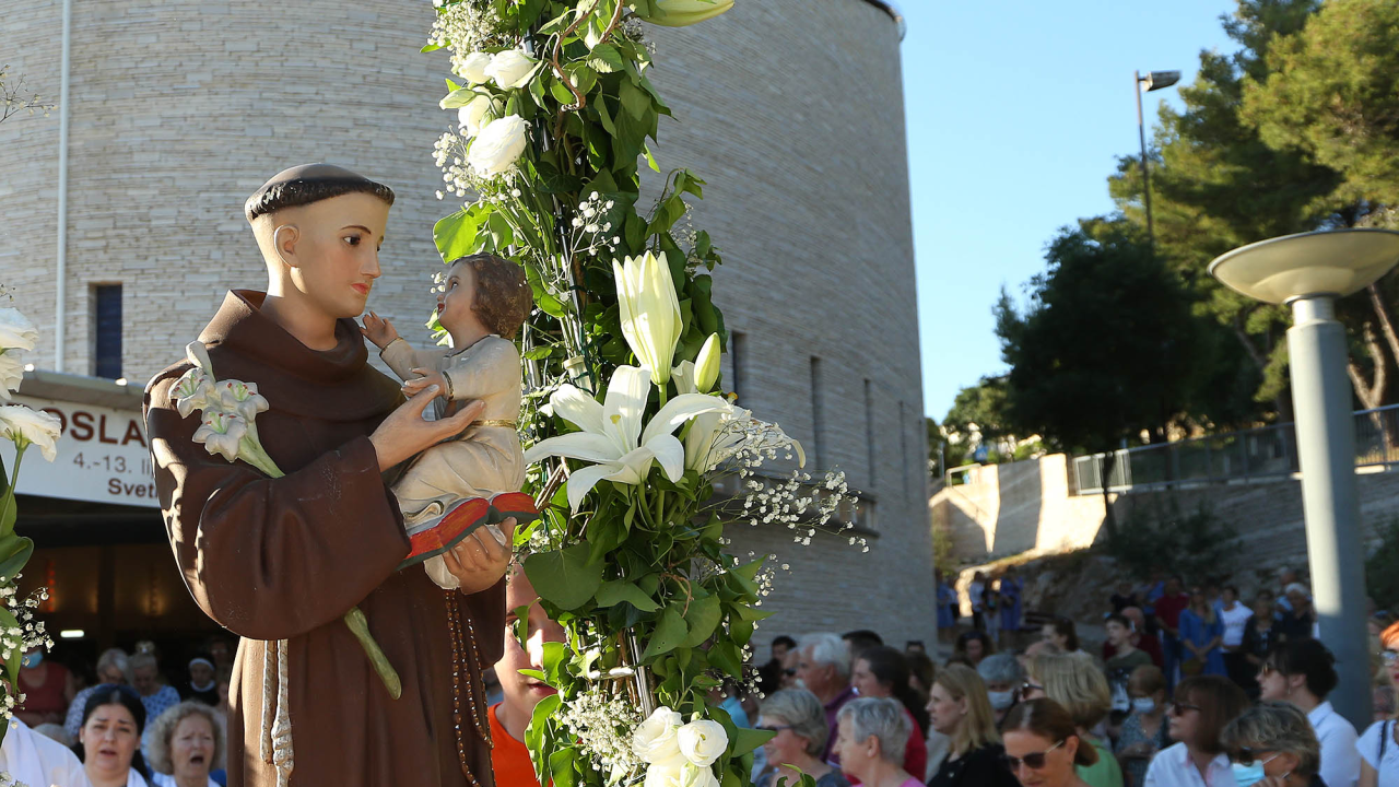 Koncert učenika Glazbene škole Ivana Lukačića u povodu svetkovine sv. Ante