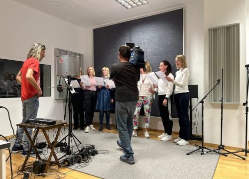 Fotografija 5 - Šibensko pjevačko društvo Kolo snima 'Krunu kralja Tomislava' povodom 1100. obljetnice hrvatskog kraljevstva