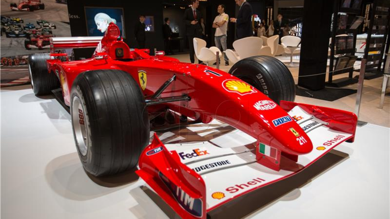 Schumacherov bolid iz 2001. prodan za 13,43 milijuna eura