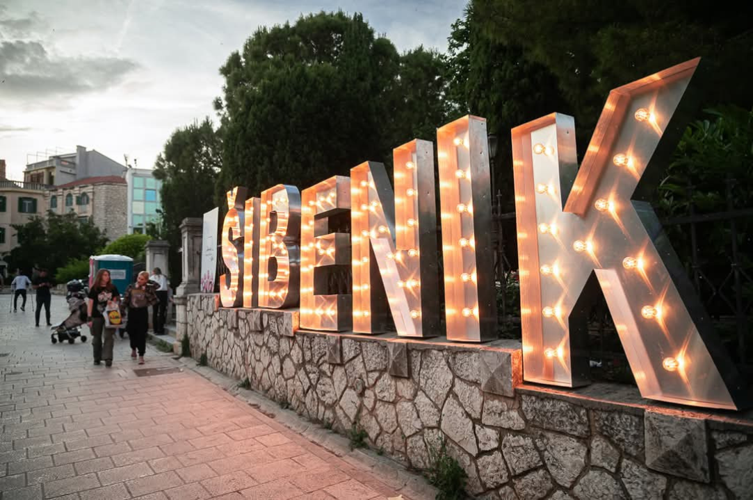 Otvoren Šibenik Spring festival: Peco rasplesao pun Perivoj Roberta Visianija