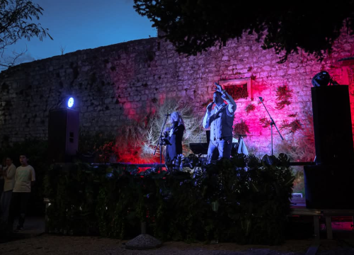 Fotografija 2 - Otvoren Šibenik Spring festival: Peco rasplesao pun Perivoj Roberta Visianija