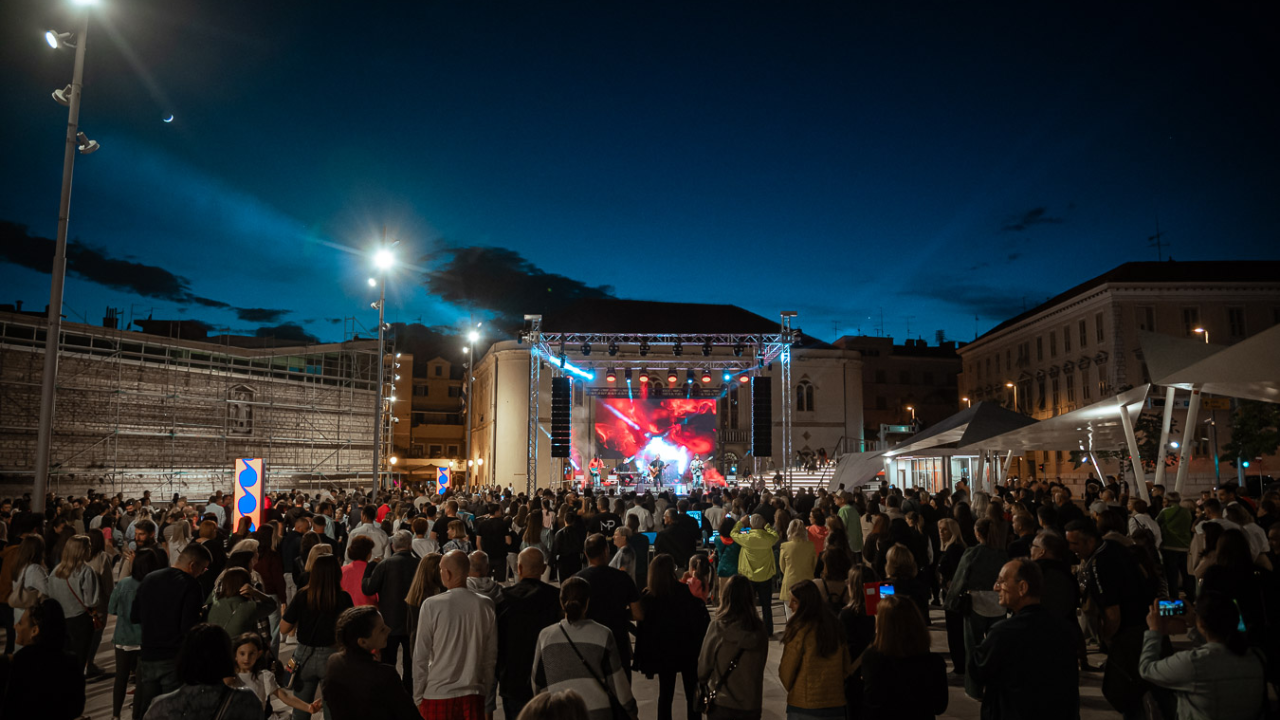 Koncert Dalmatina na Poljani obilježio zadnji dan kampanje i Dan državnosti