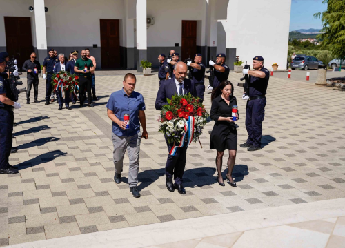 Fotografija 5 - Polaganje vijenaca na Kvanju