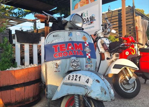 Fotografija 4 - Vespaši ponovno zavladali Šibenikom: Održan 10. susret šibenskog Vespa kluba