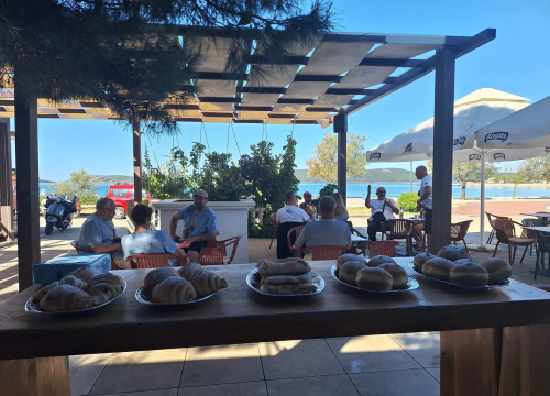 Fotografija 5 - Vespaši ponovno zavladali Šibenikom: Održan 10. susret šibenskog Vespa kluba