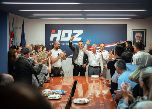 Fotografija 8 - Burić i Rakić uvjerljivo slavili u Šibeniku i županiji, HDZ navodno dogovorio većinu u Županijskoj skupštini