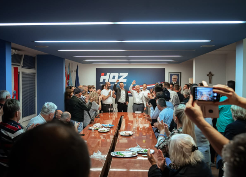 Fotografija 7 - Burić i Rakić uvjerljivo slavili u Šibeniku i županiji, HDZ navodno dogovorio većinu u Županijskoj skupštini
