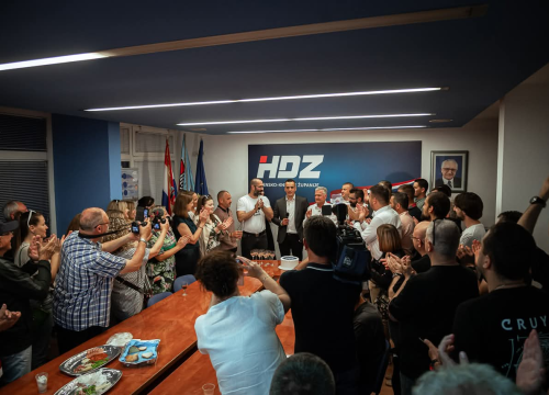 Fotografija 4 - Burić i Rakić uvjerljivo slavili u Šibeniku i županiji, HDZ navodno dogovorio većinu u Županijskoj skupštini