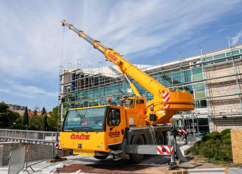 Fotografija 4 - Gradska knjižnica ostaje bez stakala: Pogledajte kako napreduju radovi na glavnom gradskom trgu