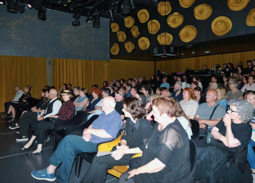 Fotografija 11 - Emotivna komemoracija za Radu Perišu u Arsenu okupila brojne prijatelje i suradnike