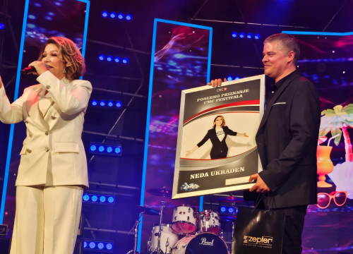 Fotografija 66 - Završen 17. CMC festival: Izvođač godine 2024. Mladen Grdović, posebno priznanje Nedi Ukraden