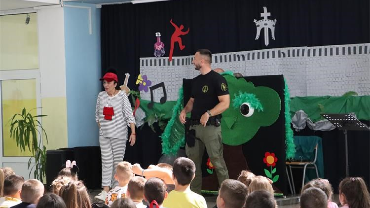 Policija kninske mališane podučila o njihovim pravima