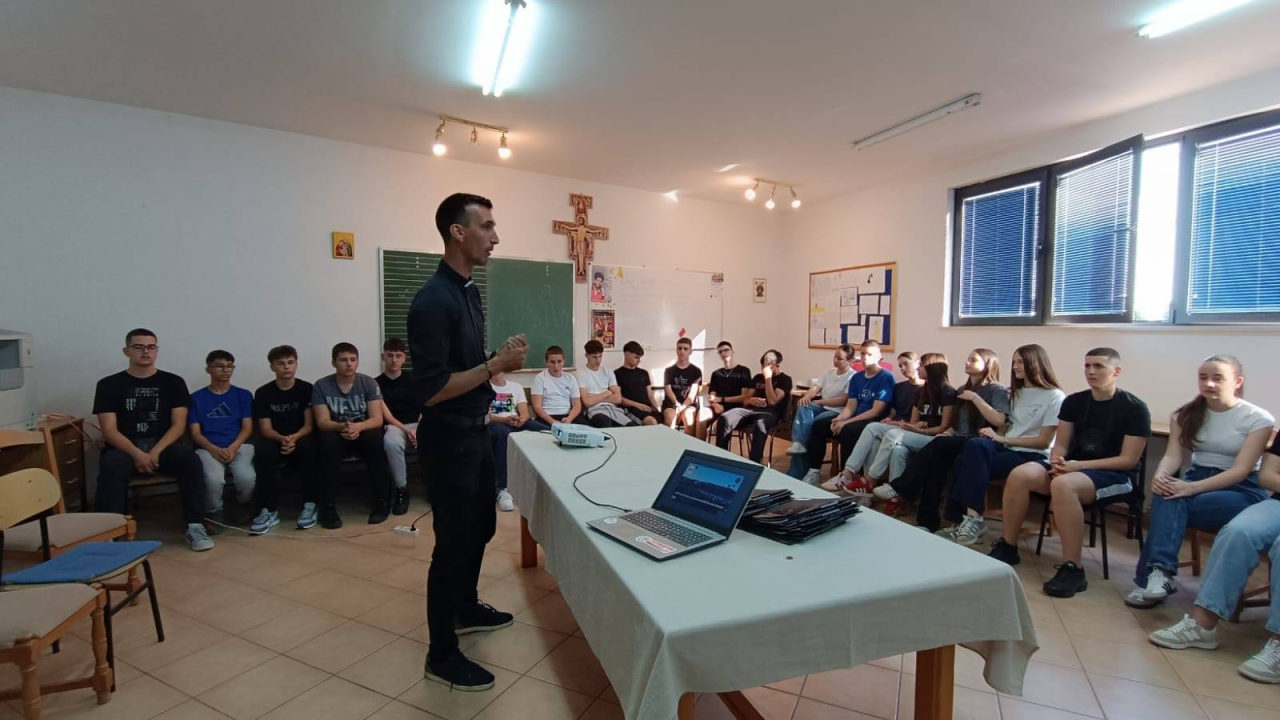 Ured za pastoral mladih predstavio se krizmanicima župe Vidici