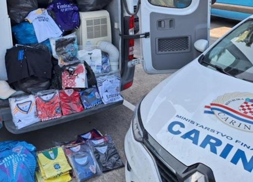 Carinici obišli trgovine po Splitu: Zaplijenili lažne dresove