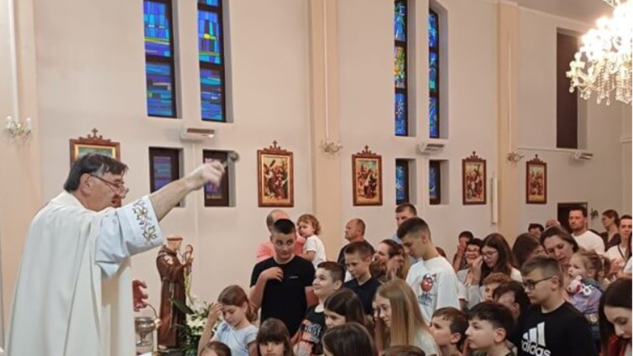 Rupljani danas slave blagdan sv. Ante uz tradicionalni blagoslov djece