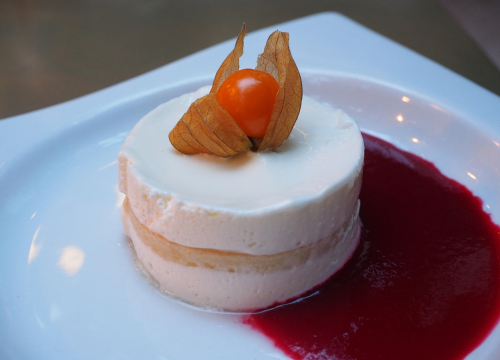 Panna cotta s kokosom idealan je desert za osvježenje od vrućina