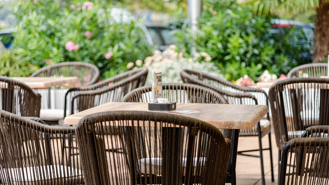 Neugodno iznenađenje u vodičkom kafiću: 'Počnite gledati cjenike, pobogu, zato ovo ljeto pravac Grčka'
