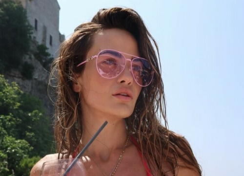 Adriana Ćaleta Car oduševila u zavodljivom crvenom bikiniju