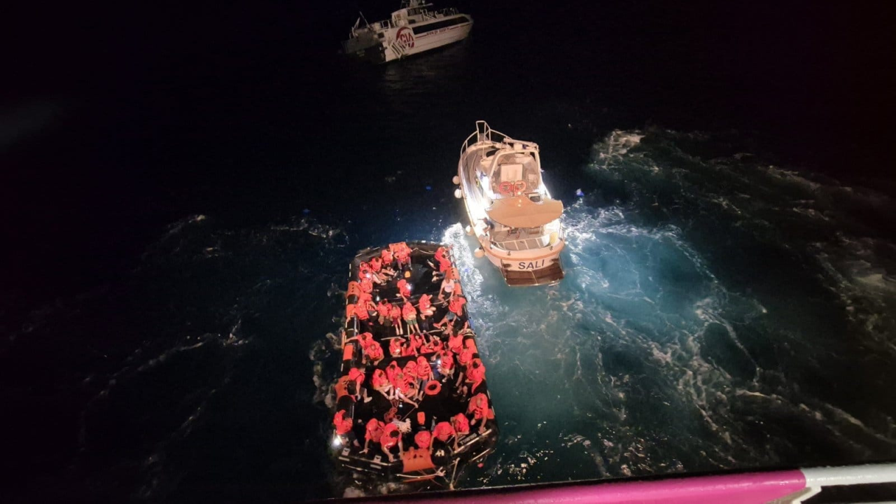 Svi putnici s tonućeg katamarana kod Zadra su spašeni