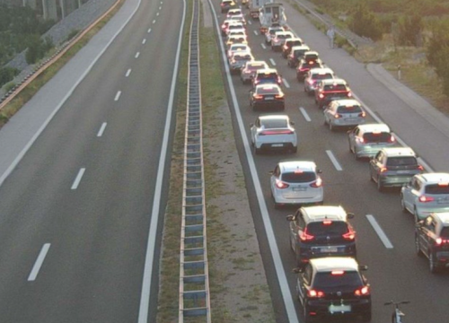 Prometna nesreća na A1 kod Svetog Roka: Potpuno prekinut promet prema jugu