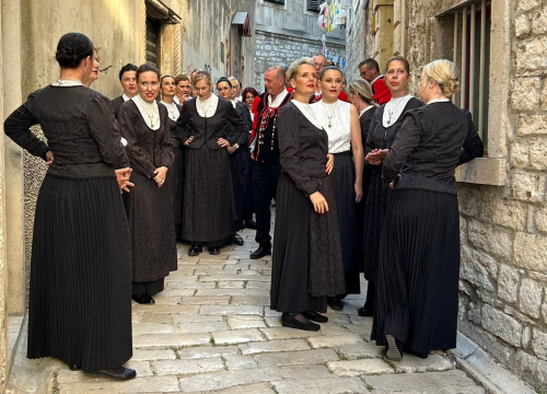 Fotografija 7 - Šibensko pjevačko društvo Kolo snima spot za pjesmu 'Kruna kralja Tomislava'