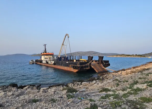 Šibenska Elektra uspješno položila novi podmorski kabel na dionici Tribunj – Logorun – Kaprije