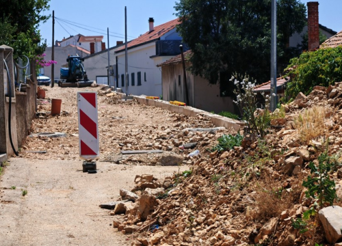 Rendićeva raskopana, radovi stali, ogorčeni stanari bez vode... 'Zapelo' na Javnoj nabavi