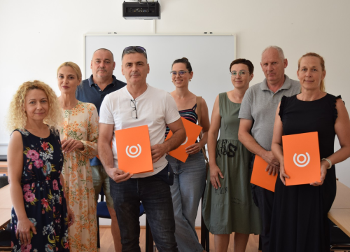 Pčelarenje za bioraznolikost: Obukom za ekološke pčelare NP Krka i POU Knin potiču ekološku proizvodnju
