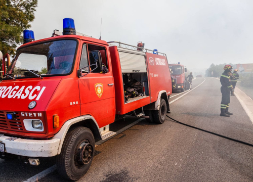 Županijski vatrogasci u subotu gasili dva požara i odradili dvije tehničke intervencije