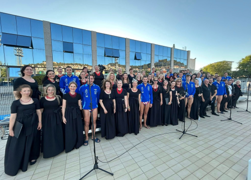 Šibensko kolo maestralno izvelo talijansku i hrvatsku himnu, pala i fotka sa svjetskim prvacima