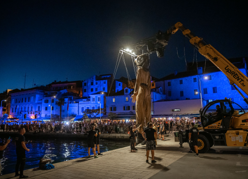 Nebo, zemlja i more spojili se na zatvaranju MDF-a, predstava neke oduševila, drugi tvrde da je primjerenija za Burning Man