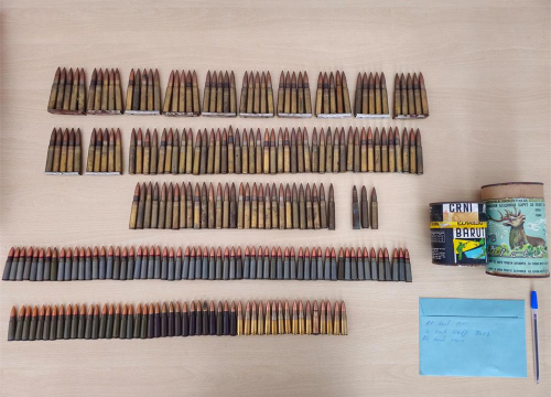 Pronađena 243 komada bojevog streljiva i više od 500 grama baruta u vlasništvu 82-godišnjakinje