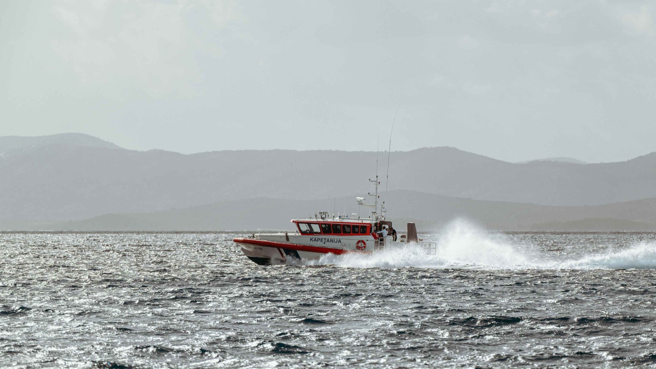 Tri akcije u šibenskom arhipelagu: Zbog kratkog i snažnog nevremena Lučka kapetanija imala pune ruke posla