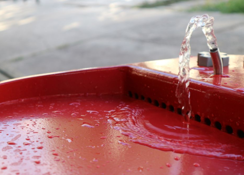Fotografija 4 - FOTO Postavljeno svih deset javnih špina na području grada Šibenika: 'Ojačane su i ne mogu se više tako lako razbiti'