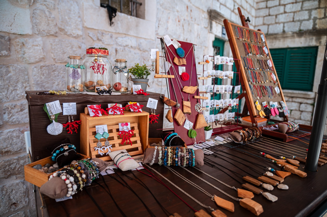 FOTO Josipa Aužina s mnogo truda, ljubavi i pažnje stvara unikatni šibenski nakit koji osvaja svijet